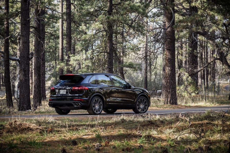  Porsche Cayenne S 2015 года  (US) (фото 2 из 9)